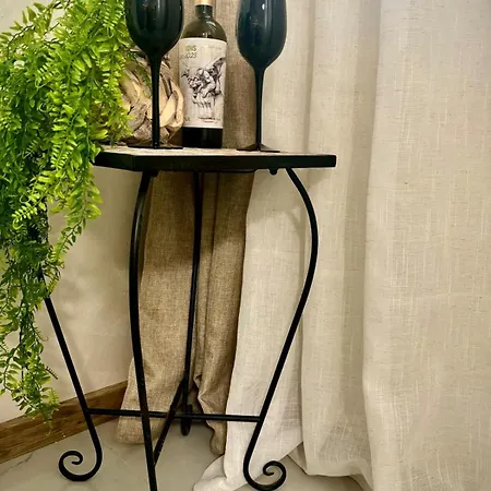 Sea Breeze Apartment *